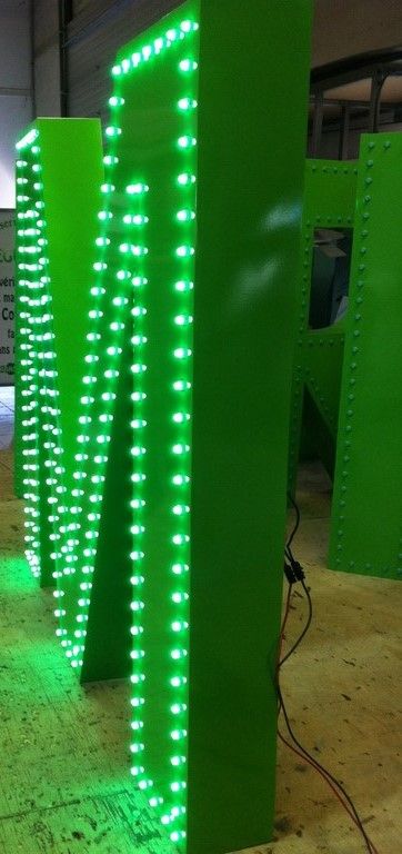 Fabrication et pose Enseigne à LED Bouches du Rhône
